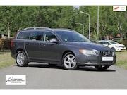 Volvo V70 - 2.0F Summum / Leder interieur / Trekhaak / Stoelverwarming /