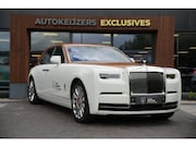 Rolls-Royce Phantom - 6.7 V12 Starlight Headliner Rear Theatre Individual Rear Sea