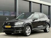 Volkswagen Touareg - 3.0 TDI R-Line Pano Leer Camera