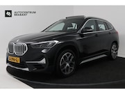 BMW X1 - sDrive20i VDL Nedcar Edition (PANORAMADAK, CAMERA, STOELVERW