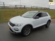 Volkswagen T-Roc - Volkswagen T-Roc 1.5 Tsi automaat airco ecc lmv navigatie