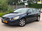 Volvo V60 - 1.6 T3 Kinetic Airco Cruise Navi Psensor