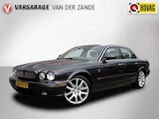 Jaguar XJ - 4.2 V8 AUT Executive, Leder, Cruise, PDC, Compleet!