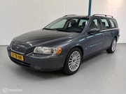 Volvo V70 - 2.4 Momentum NL-AUTO / LEER / 170PK