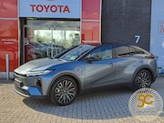 Toyota C-HR - EXECUTIVE AWD 77KWH NIEUW & DIRECT LEVERBAAR! PANO-DAK LICHT