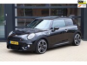 MINI Cooper S - JCW Pakket | Panorama | Navigatie | Stoelverwarming | 18" LM