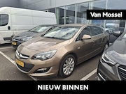 Opel Astra - 1.4 Turbo Cosmo
