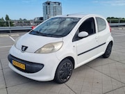 Peugeot 107 - 1.0-12V XR