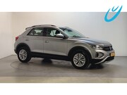 Volkswagen T-Roc - 1.5 TSI 150pk DSG Life Navigatie Trekhaak Parkeersensoren Ap
