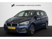 BMW 2-serie - 218i Business Edition Automaat Sportstoelen Head-Up Navigati