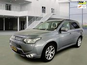 Mitsubishi Outlander - 2.0 PHEV Intense + AUTOM. AIRCO CRUISE