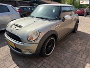 MINI Cooper S - Mini 1.6 Zo ingeruild zo weg