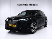 BMW iX - XDrive40 SOH 99.9%*SportPakket*Laserlicht*Trekhaak*H/K-Sound