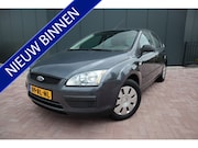 Ford Focus - 1.4-16V Ambiente 5-Deurs Airco Cruise-control Trekhaak