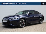 BMW i4 - eDrive40 M Sport / M Sportstoelen / Achteruitrijcamera / Act