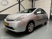 Toyota Prius - 1.5 VVT-i Tech Leer|Camera|Keyless|Navi