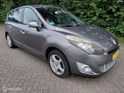 Renault Scénic - 1.4 TCE 6 bak airco - navi. Motor start niet