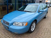 Volvo V70 - 2.4 Momentum LEER / PDC / TREKHAAK