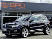 Volkswagen Tiguan - 2.0 TDI R-Line 4Motion|DSG|19"|Bi-Xenon