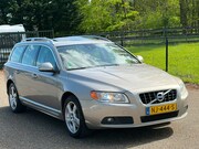Volvo V70 - 2.0 D3 Summum /Xenon/Pano/Trekhaak