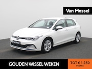Volkswagen Golf - 1.0 eTSI Life | Automaat | Stoel - Stuur Verwarming | Naviga