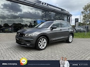Volkswagen Tiguan - 2.0 TSI 4M. Highline I Pano I Trekhaak I Navi I Clima I Ambi