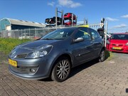 Renault Clio - 1.4-16V Team Spirit export of handel lees advertentie
