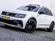 Volkswagen Tiguan - 1.5 TSI R-Line Highline Business R 20inch / Pano /