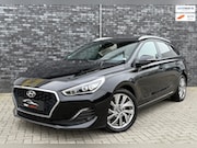 Hyundai i30 - 1.4 T-GDI Premium Automaat|Camera|Carplay|LKAS|Trekhaak moge