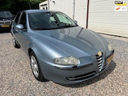 Alfa Romeo 147 - 1.6 T.Spark Edizione Esclusiva loop of sloop