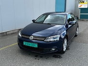 Volkswagen Jetta - 1.2 TSI Comfortline | NW APK | Airco |Trekhaak |Dealer Onder