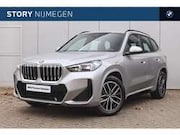 BMW X1 - sDrive18i M Sport Automaat / Sportstoelen / Adapti