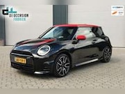 MINI John Cooper Works - 3-Deurs SE Cooper M 54.2 kWh pano Navi Camera