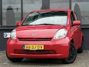 Daihatsu Sirion - 2 1.0-12V Trend |Stuurbkr |Elek.ramen |Nieuwe APK |NAP