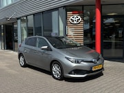 Toyota Auris - 1.8 Hybrid Trend / Pano / Afn. Trekhaak / Dealer- Onderhoude
