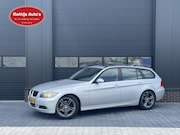 BMW 3-serie - 318i High Executive Pano Trekhaak Navi