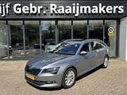 Skoda Superb - Combi 2.0 TDI Style*Panoramadak*Leder*6525 netto*E