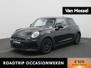 MINI Cooper - 3-Deurs 1.5 Essential | Navigatie | Black pakket | Parkeer s