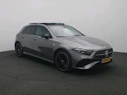 Mercedes-Benz A-klasse - EQ | Pano | HeadUP | 360 | Distronic | Memory