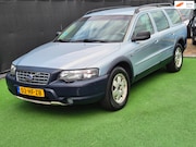 Volvo XC70 - Cross Country 2.4 T Comfort Line LEDER AUTOMAAT