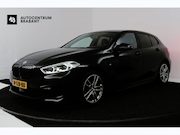 BMW 1-serie - 118i Executive Edition (CAMERA, SFEERVERLICHTING, NAVIGATIE