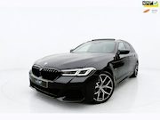 BMW 5-serie - Touring 530e M SPORT PANO LASER SFEER H&K HUD
