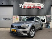 Volkswagen Tiguan - 1.4 TSI HIGHLINE Trekhaak Stoelverwarming Carplay Acc 4motio