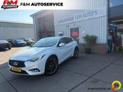 Infiniti Q30 - 1.6t Premium Tech 360, stoelverwarming, memory, trekhaak