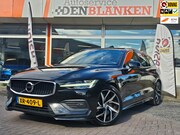Volvo V60 - 2.0 T5 Momentum 250pk Aut BJ.2019 / Panodak / Leder / Apple 