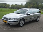Volvo V70 - 2.4 Comfort Line Automaat 170 pk APK oktober 2027
