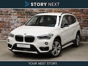 BMW X1 - sDrive20i Executive Sport Line Automaat / Navigatie / Parkee