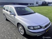 Volvo V70 - 2.4 Bi-Fuel Automaat / APK / Airco / Trekhaak / NAP /