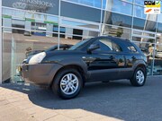 Hyundai Tucson - 2.7i V6 4WD Style
