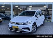 Volkswagen Touran - 1.5 TSI Highline 7p | Panoramadak | Nav | Trekhaak | Camera